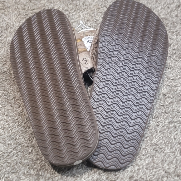 Realtree Brown Camouflage Slide Sandals - Picture 5 of 6
